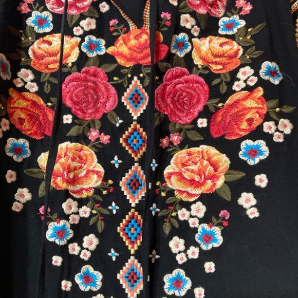 Embroidered Floral Black Women's Top - Picture 3 of 5